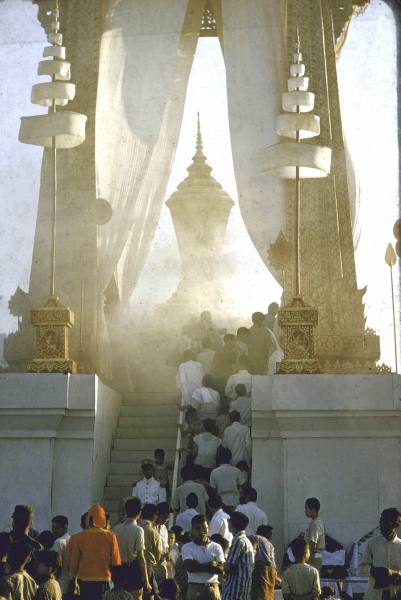 funeral ceremony laos king 13